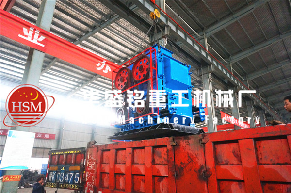 四齒輥破碎機(jī)圖片