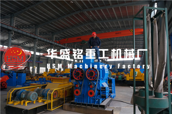 一臺四輥破碎機(jī)價格是多少